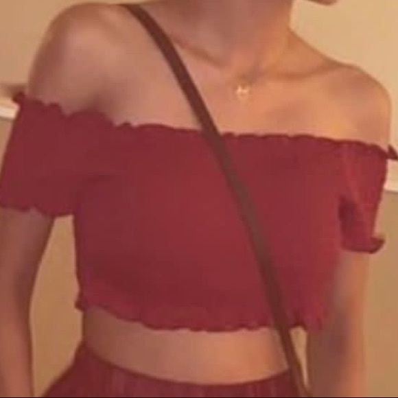 Ruched off the shoulder crop top - Picture 2 of 2